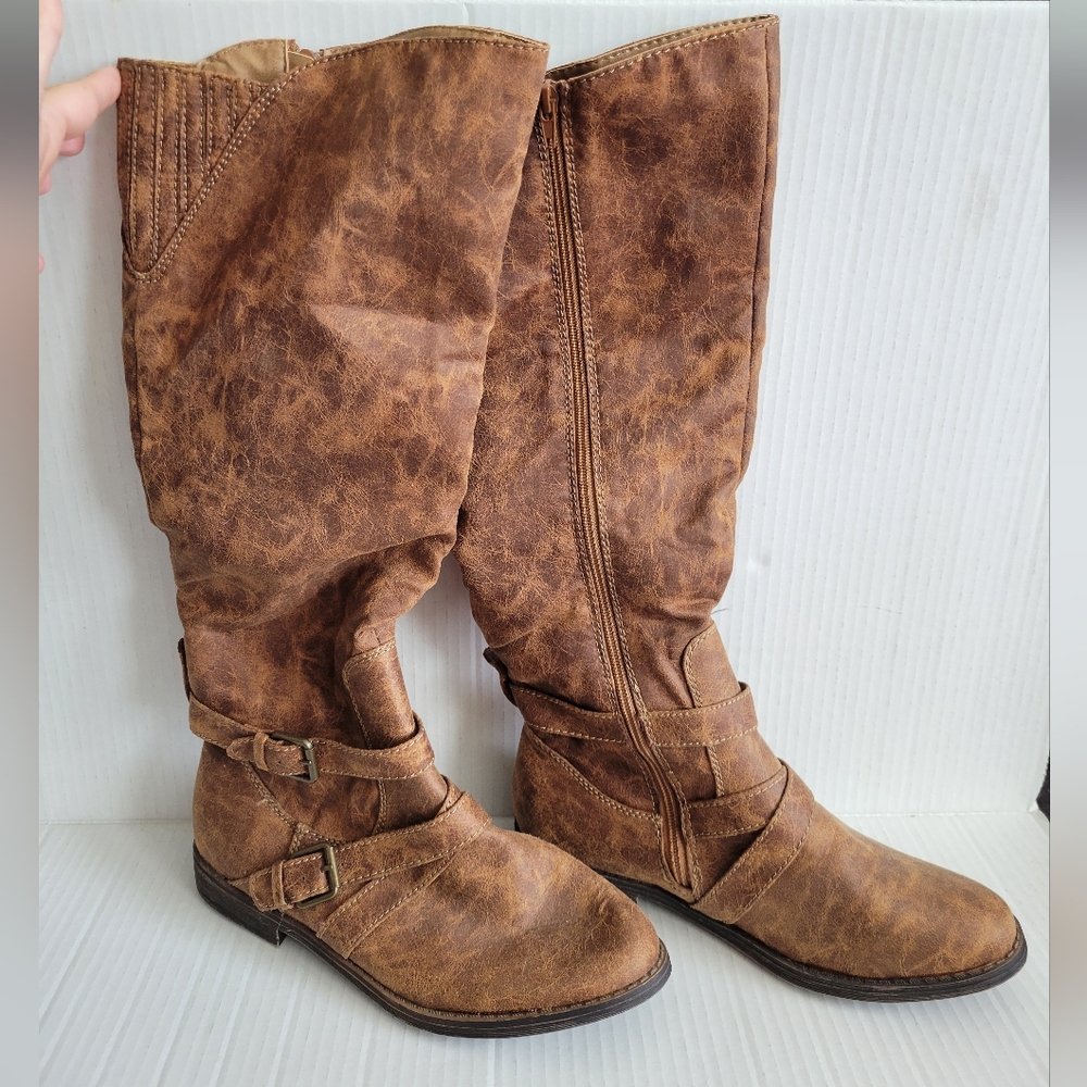 Sugar Women’s Distressed Brown Faux Leather Full Zip Riding Boots Size 9.5M